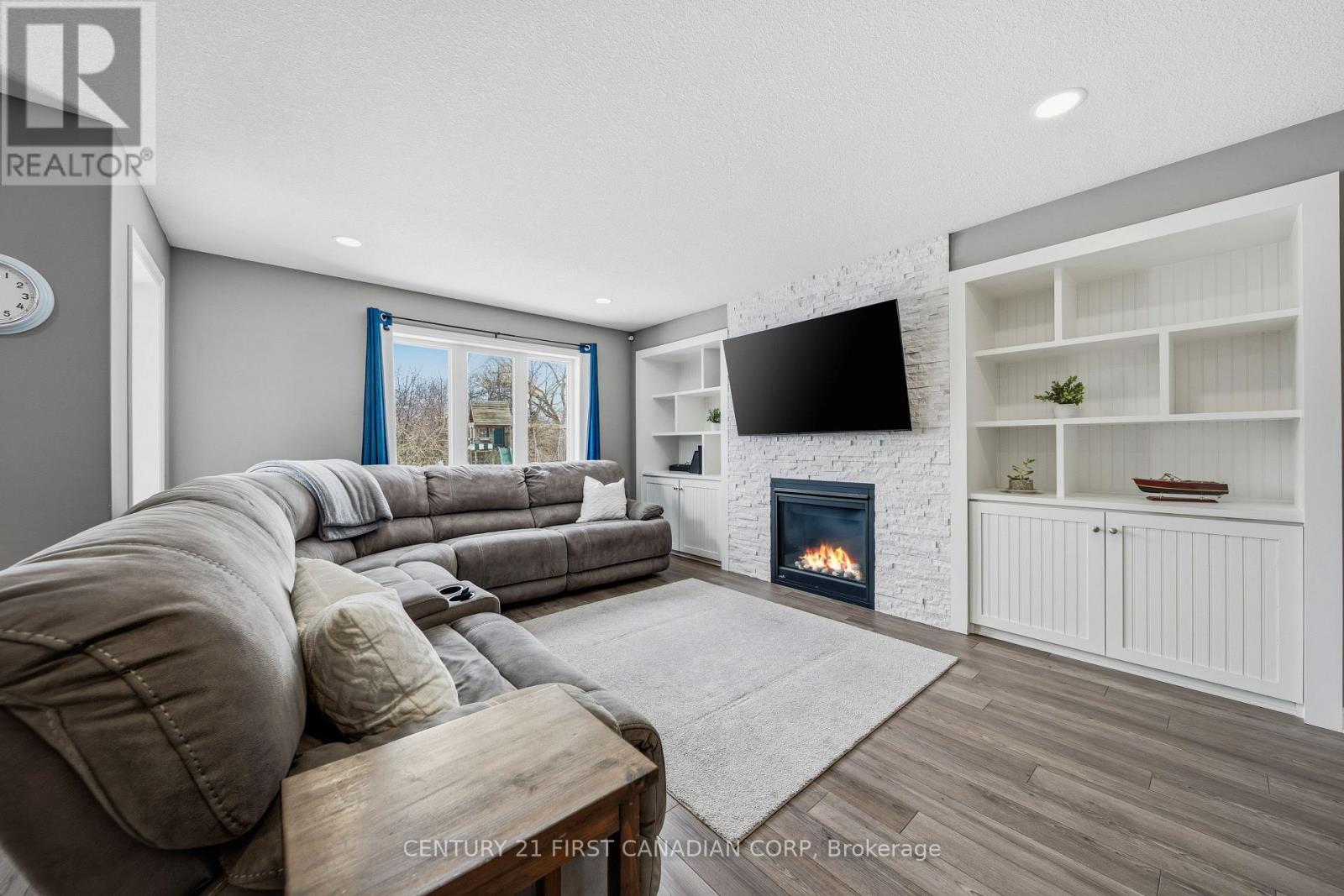 209 Campanale Way, Lucan Biddulph, Ontario  N0M 2J0 - Photo 26 - X12697692