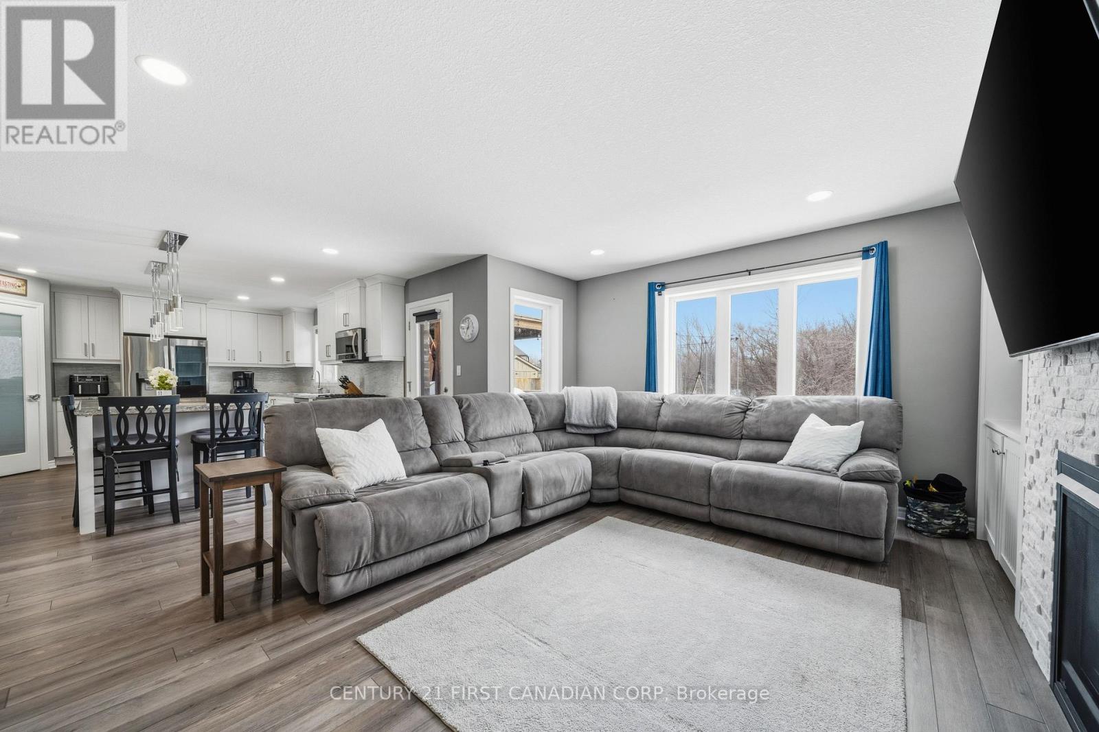 209 Campanale Way, Lucan Biddulph, Ontario  N0M 2J0 - Photo 27 - X12697692