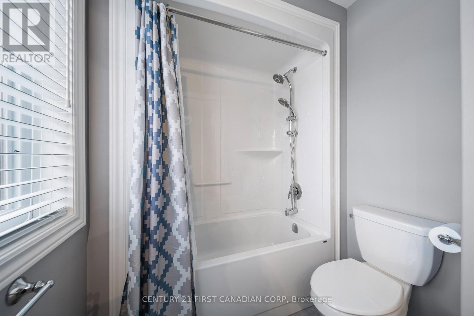 209 Campanale Way, Lucan Biddulph, Ontario  N0M 2J0 - Photo 32 - X12697692