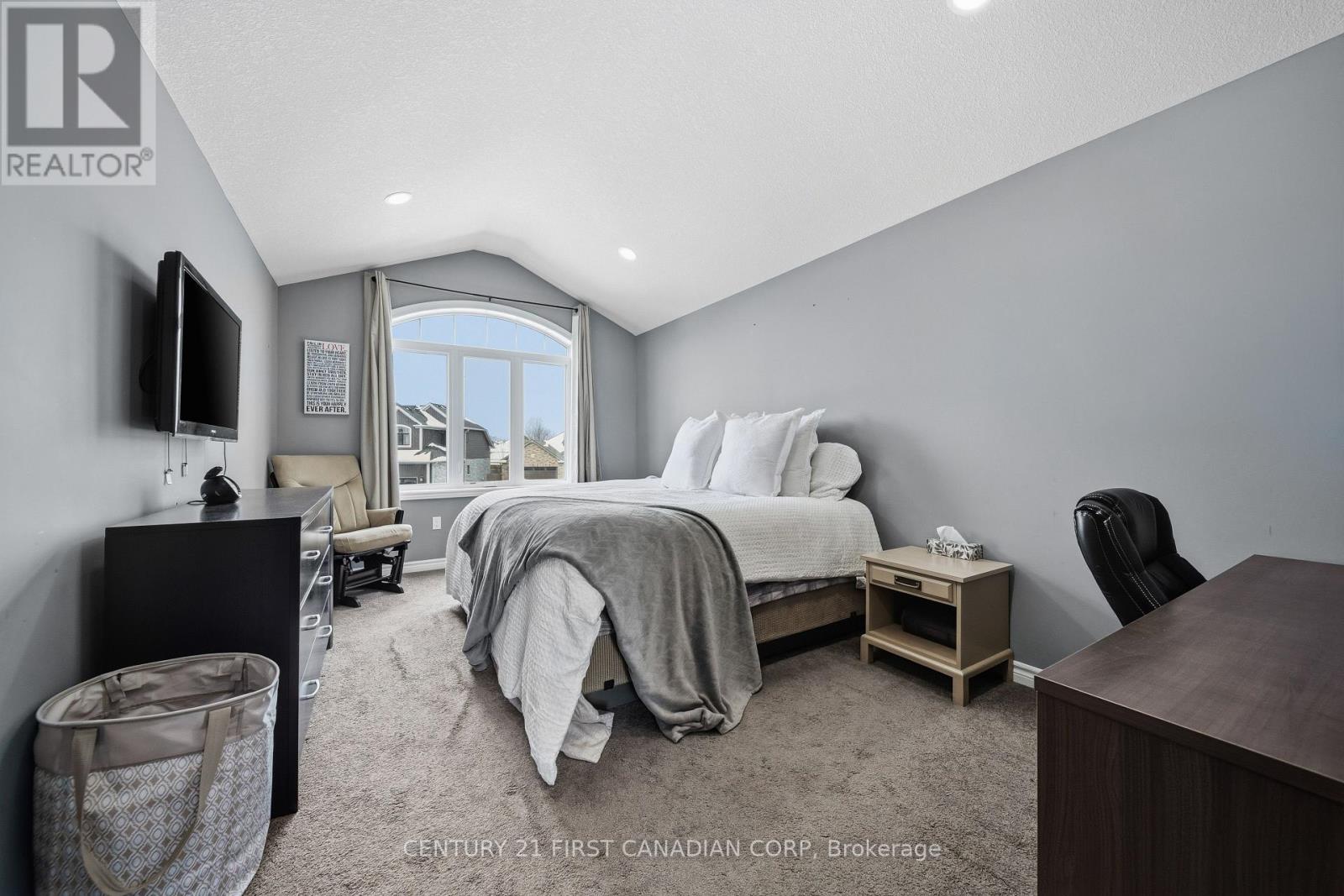 209 Campanale Way, Lucan Biddulph, Ontario  N0M 2J0 - Photo 35 - X12697692