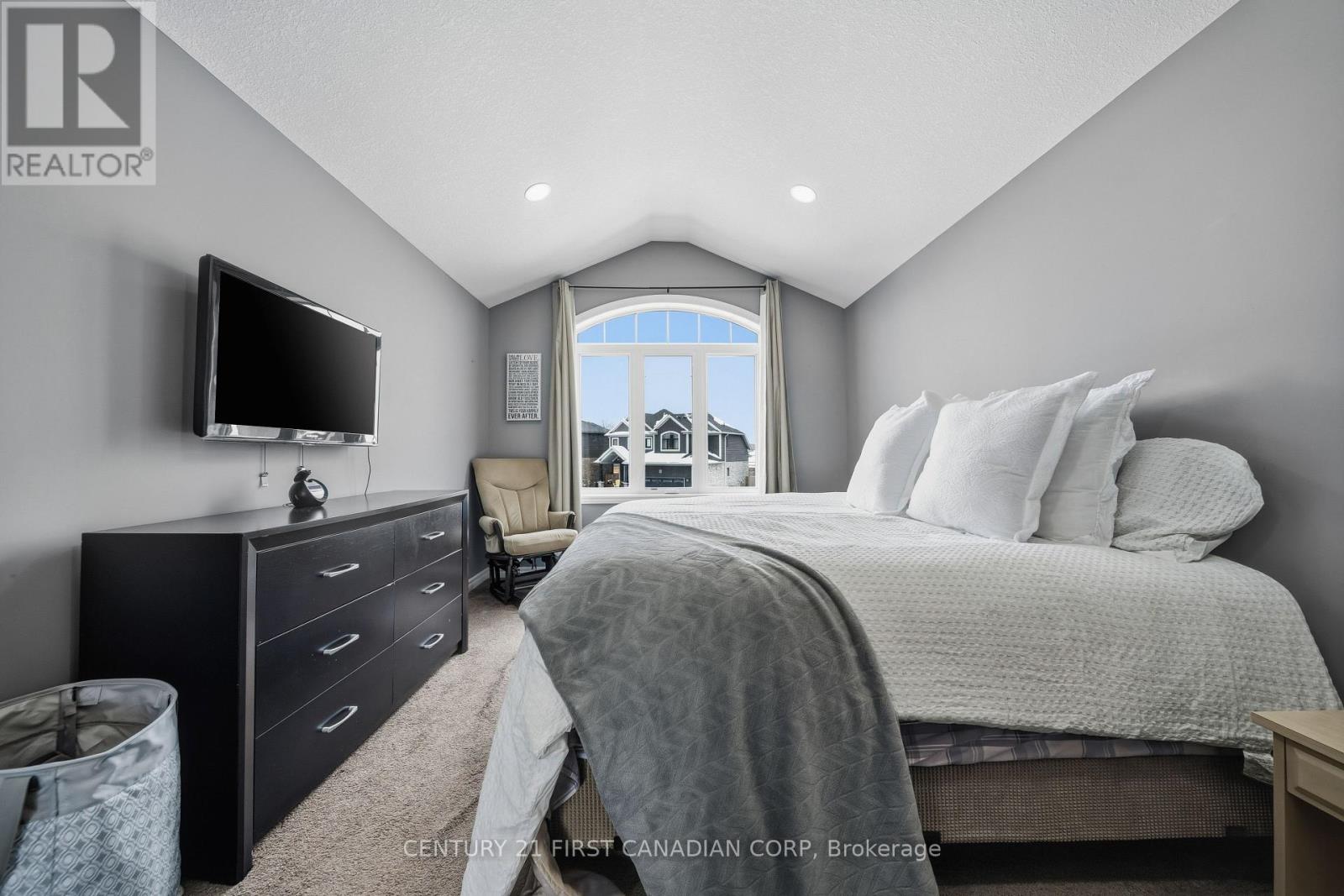 209 Campanale Way, Lucan Biddulph, Ontario  N0M 2J0 - Photo 36 - X12697692