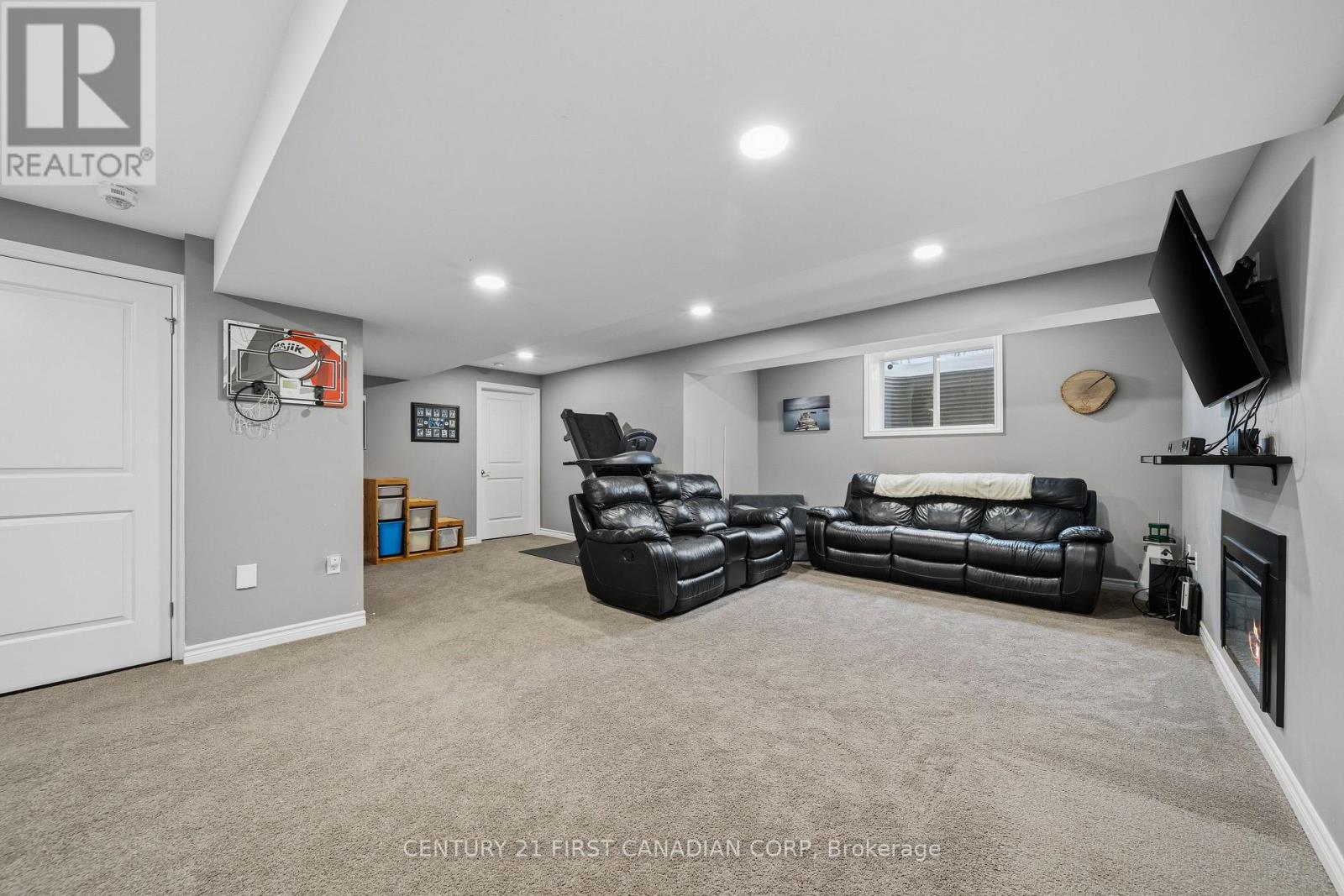 209 Campanale Way, Lucan Biddulph, Ontario  N0M 2J0 - Photo 45 - X12697692