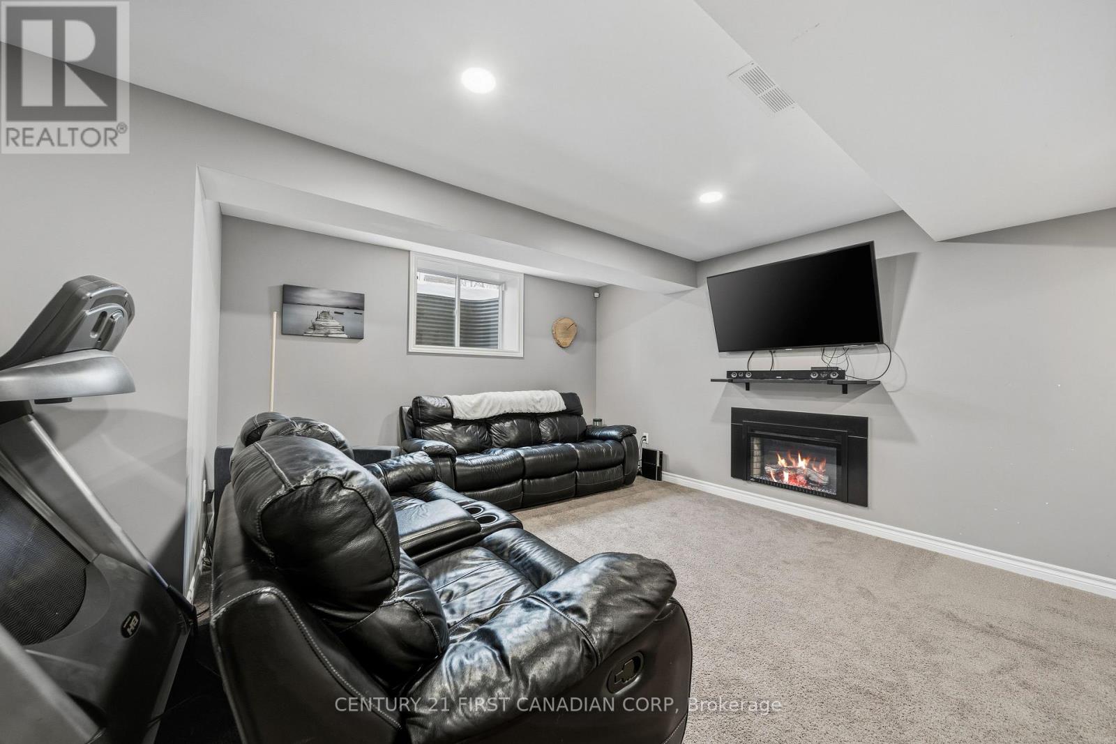 209 Campanale Way, Lucan Biddulph, Ontario  N0M 2J0 - Photo 46 - X12697692