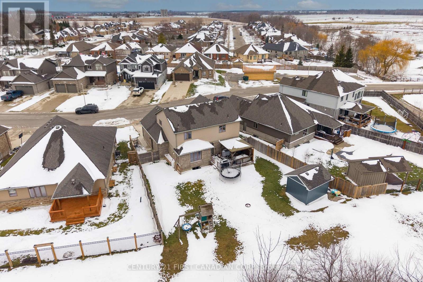 209 Campanale Way, Lucan Biddulph, Ontario  N0M 2J0 - Photo 7 - X12697692