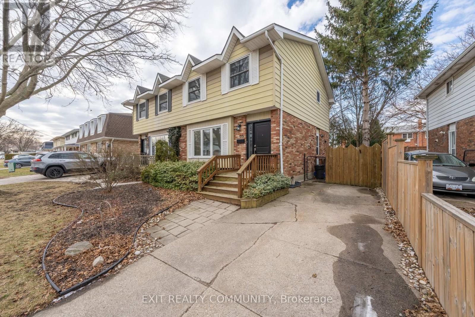 651 ROGER STREET, Sarnia, Ontario