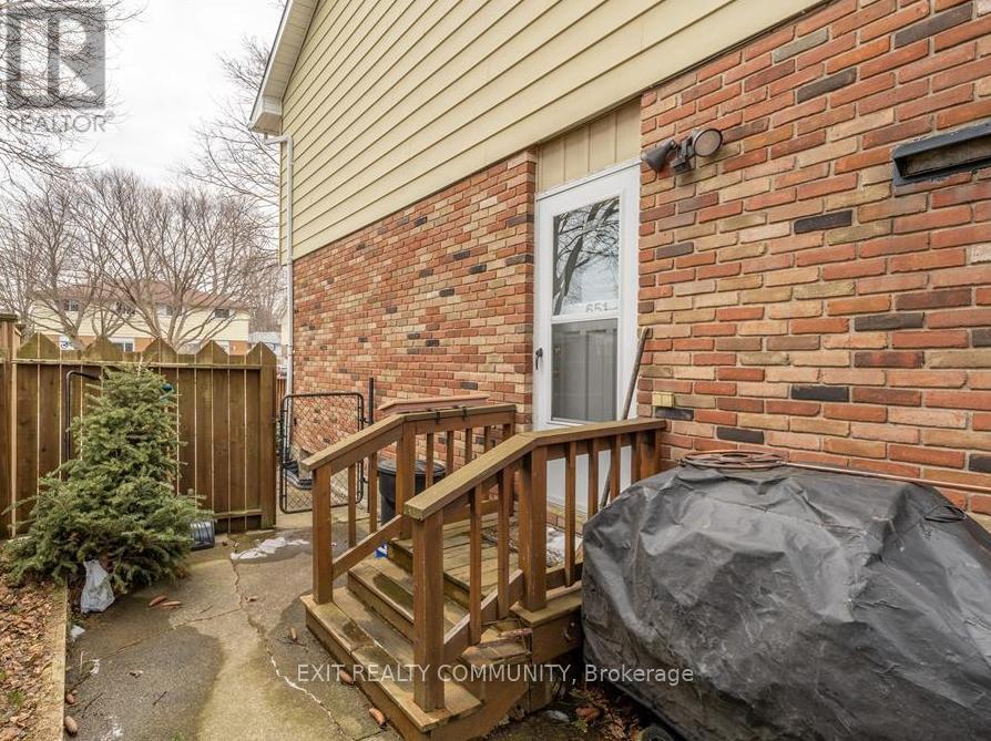 651 Roger Street, Sarnia, Ontario  N7S 4A5 - Photo 21 - X12697712