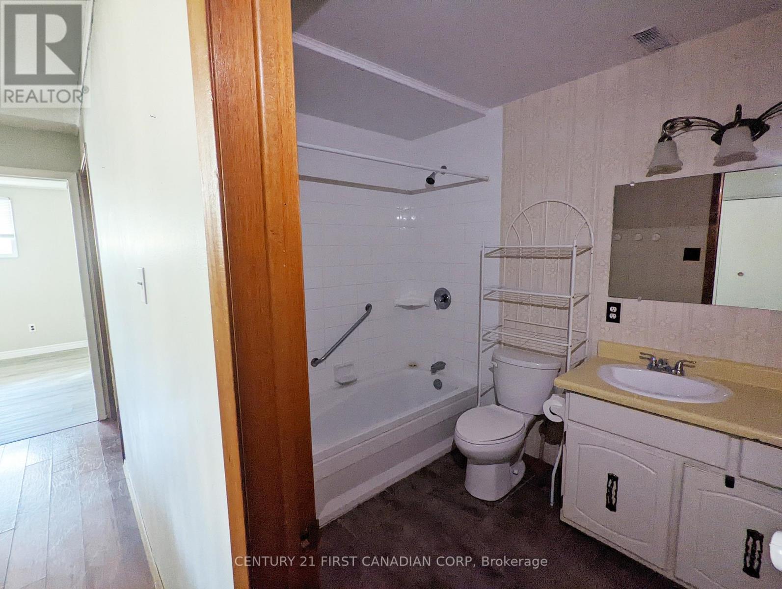 6 Spartan Drive, Brantford, Ontario  N3R 6C7 - Photo 16 - X12697724