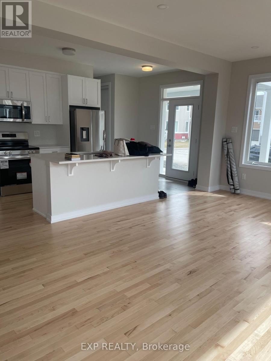 510 Oldenburg Avenue, Ottawa, Ontario K0A 2Z0 - Photo 2 - X12697682