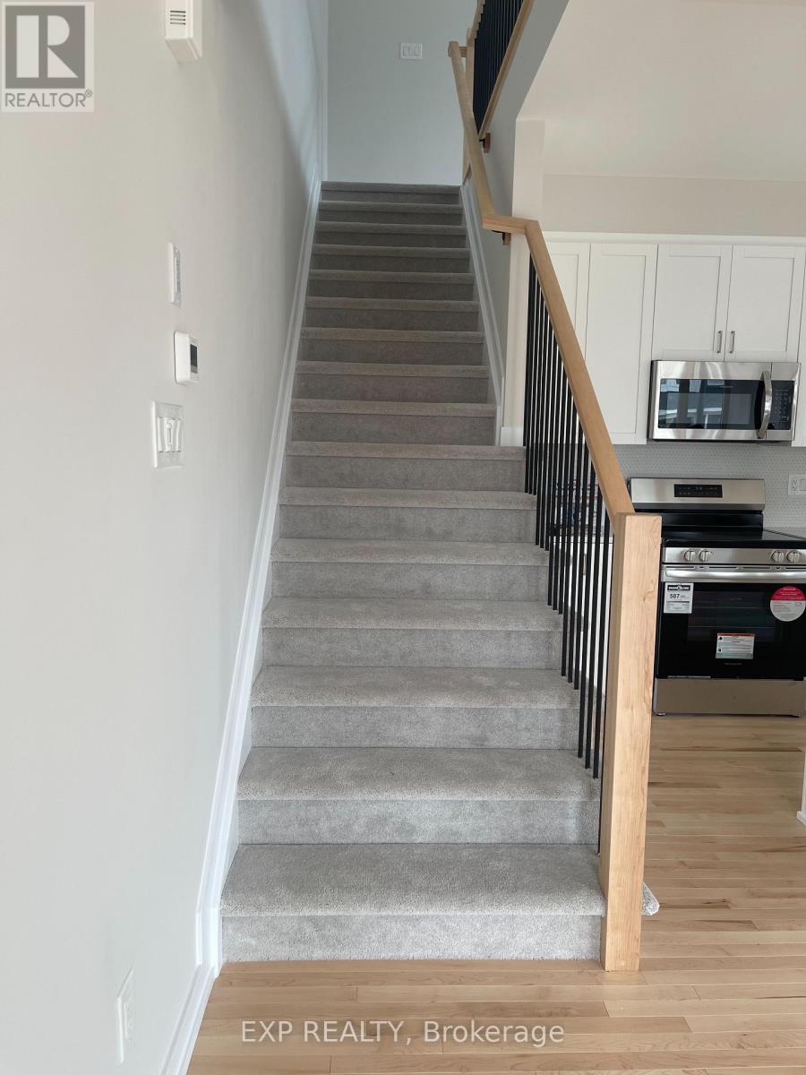 510 Oldenburg Avenue, Ottawa, Ontario K0A 2Z0 - Photo 4 - X12697682