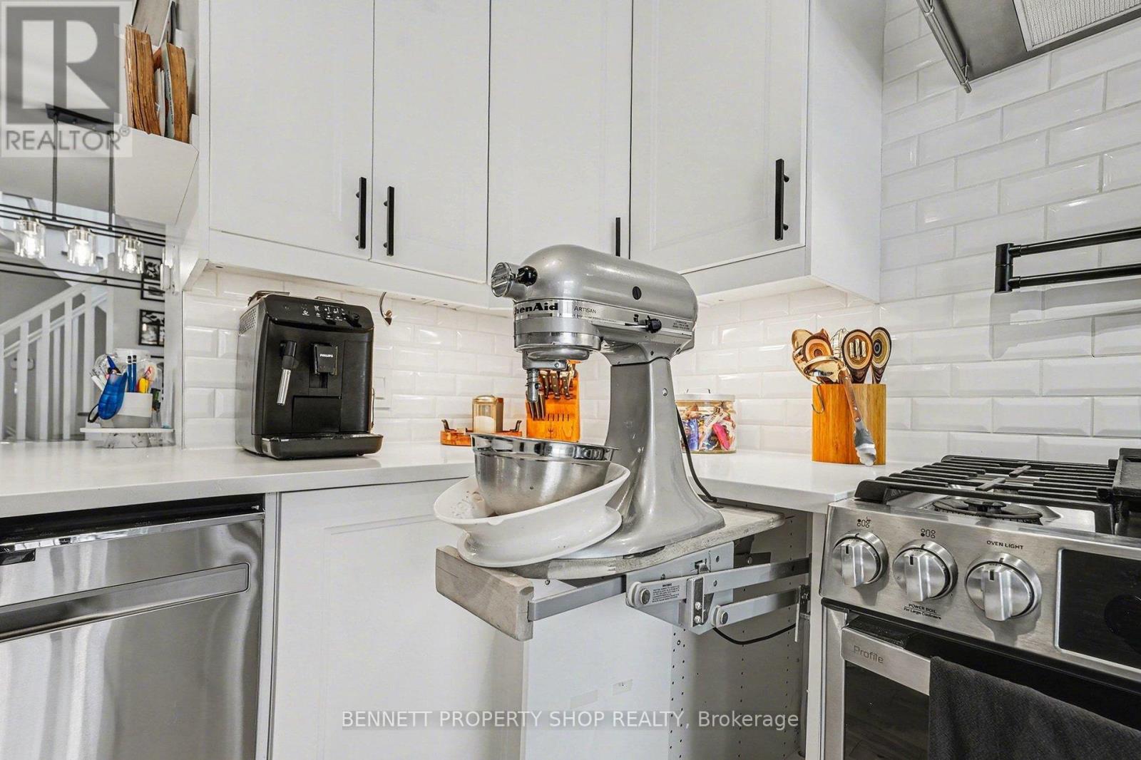 427 Montserrat Street, Ottawa, Ontario  K2S 0L6 - Photo 8 - X12697718