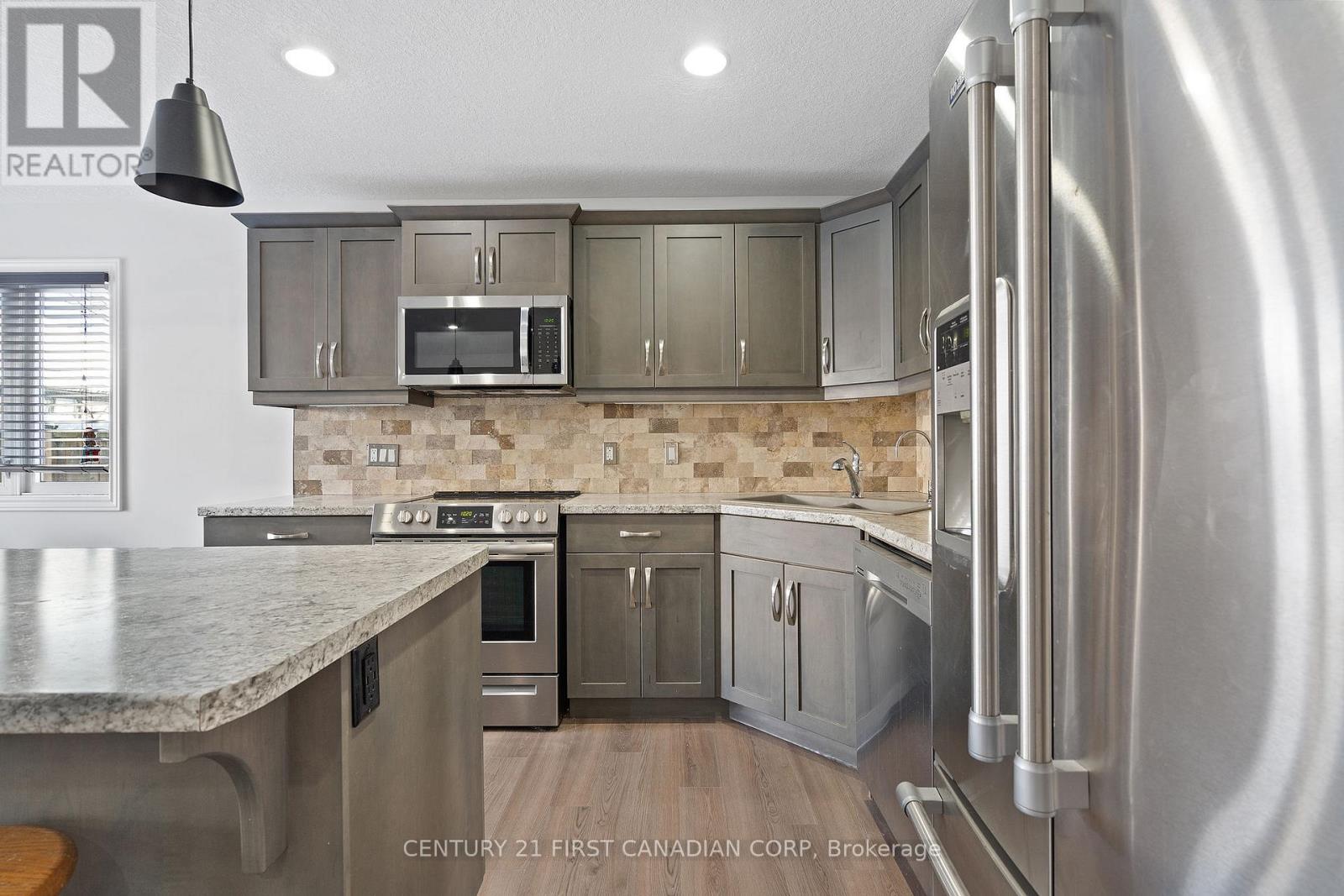 46 Westlake Drive, St. Thomas, Ontario  N5P 0C6 - Photo 14 - X12633210