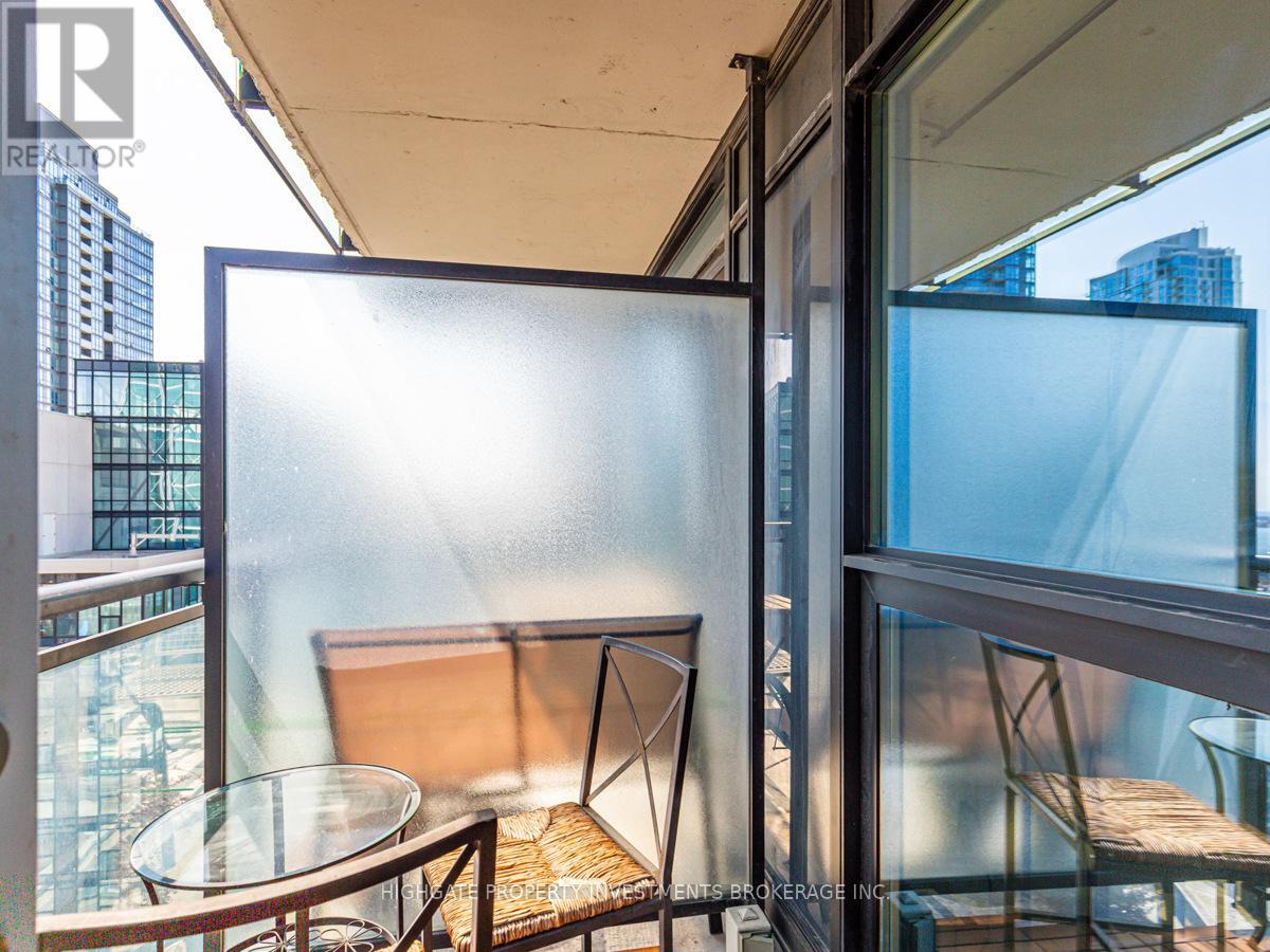 2502 - 25 Capreol Court, Toronto, Ontario  M5V 3Z7 - Photo 17 - C12697710