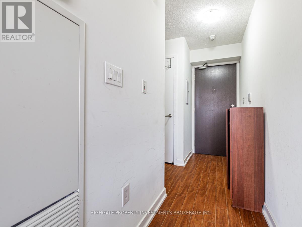 2502 - 25 Capreol Court, Toronto, Ontario  M5V 3Z7 - Photo 2 - C12697710