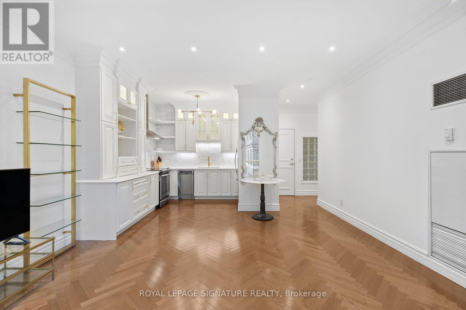 1406 - 7 King Street E, Toronto, Ontario  M5C 3C5 - Photo 2 - C12697758