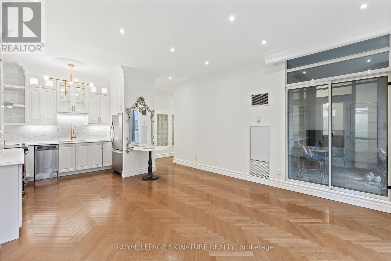 1406 - 7 King Street E, Toronto, Ontario  M5C 3C5 - Photo 9 - C12697758