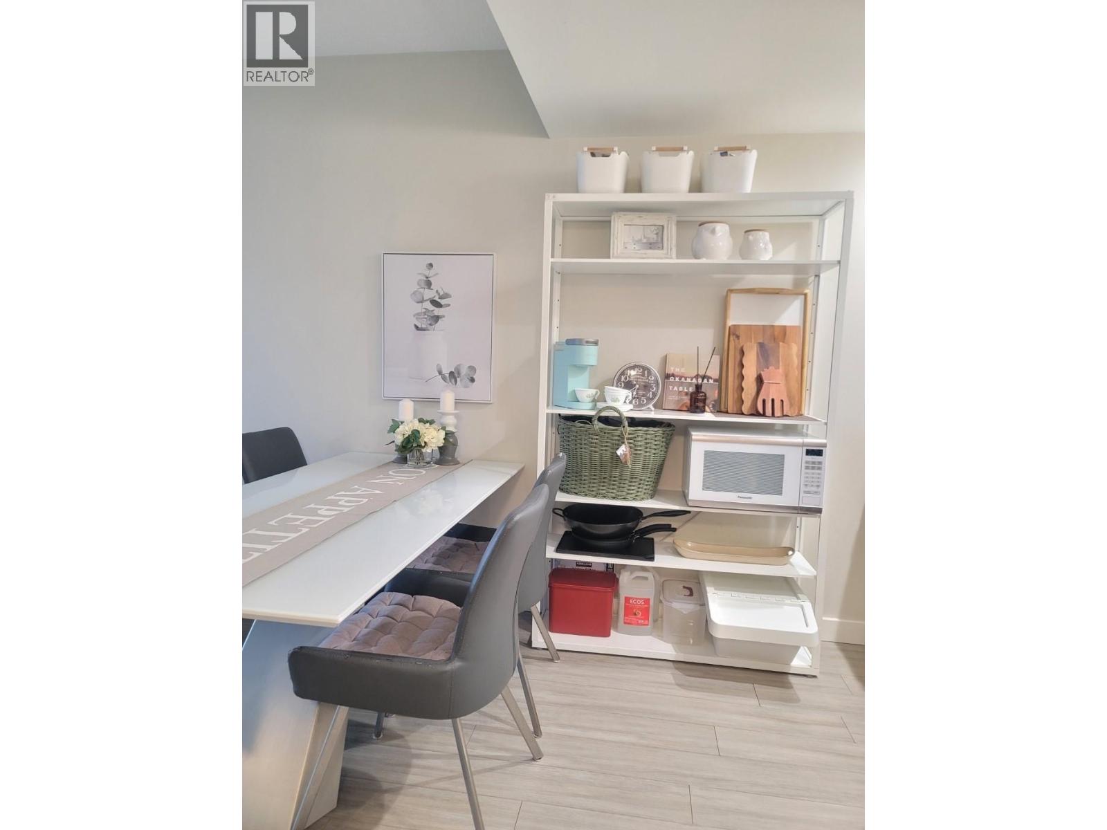 306 602 Como Lake Avenue, Coquitlam, British Columbia  V3J 0G2 - Photo 4 - R3059137