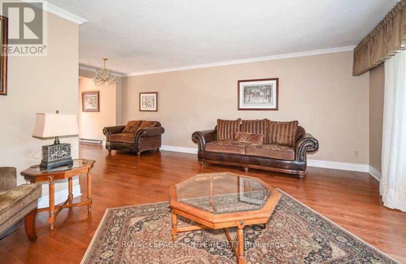 Room - 92 Bobmar Road, Toronto, Ontario  M1C 1C9 - Photo 3 - E12697738