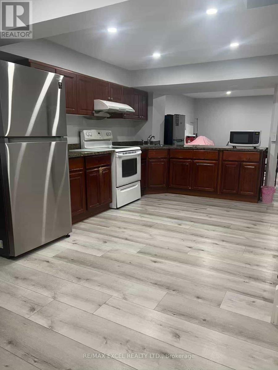 26 Pipers Green Avenue, Toronto, Ontario  M1S 3J8 - Photo 6 - E12697752