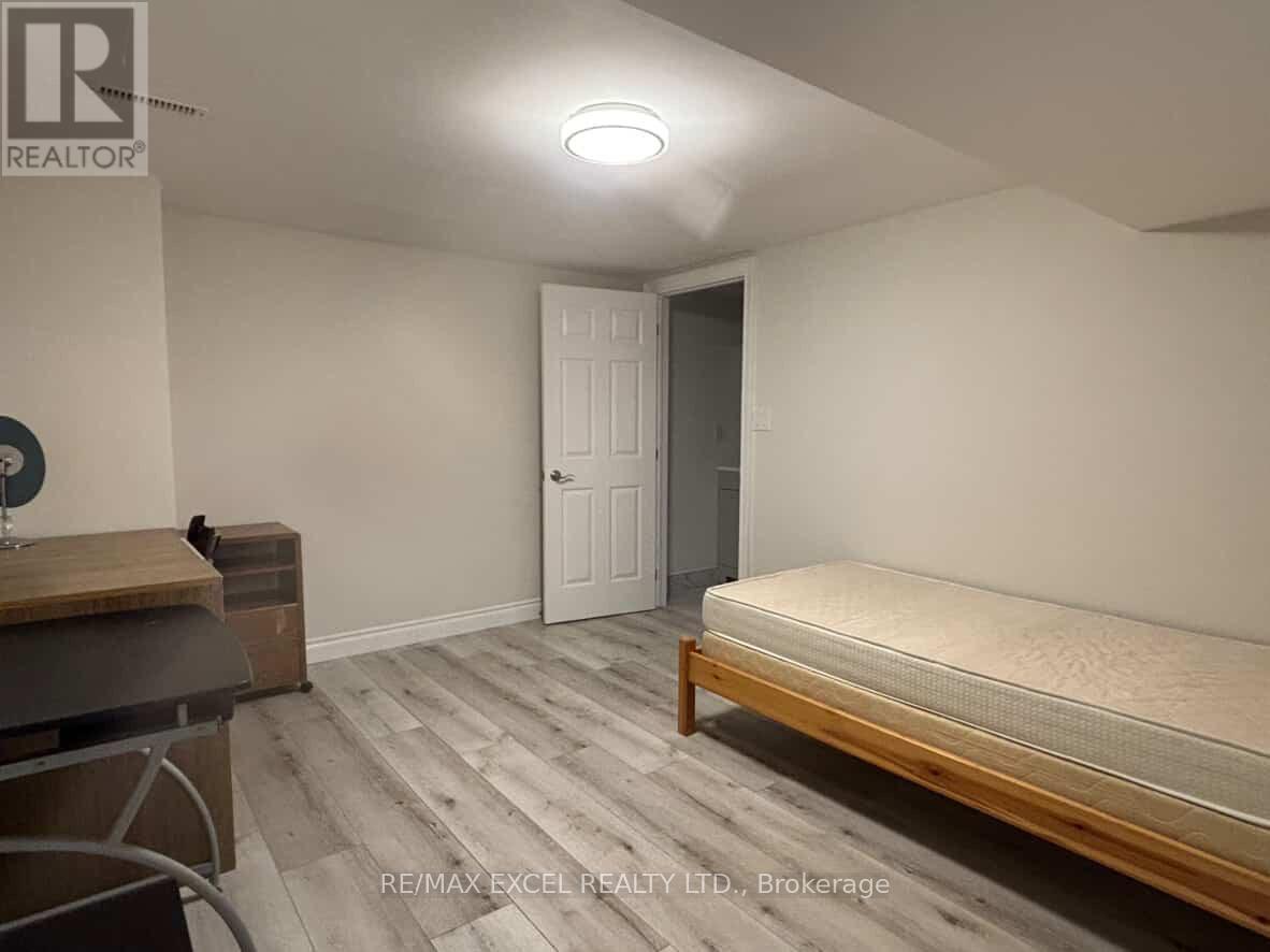 26 Pipers Green Avenue, Toronto, Ontario  M1S 3J8 - Photo 9 - E12697752