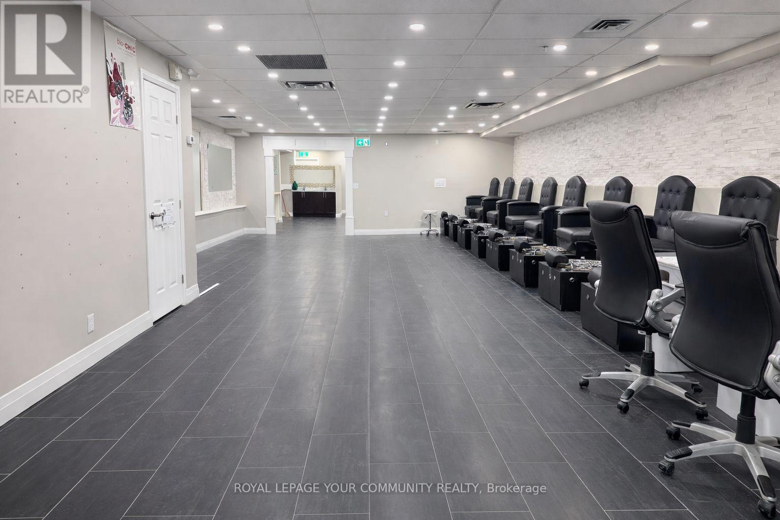 15 - 136 Winges Road N, Vaughan, Ontario  L4L 6C3 - Photo 3 - N12697716