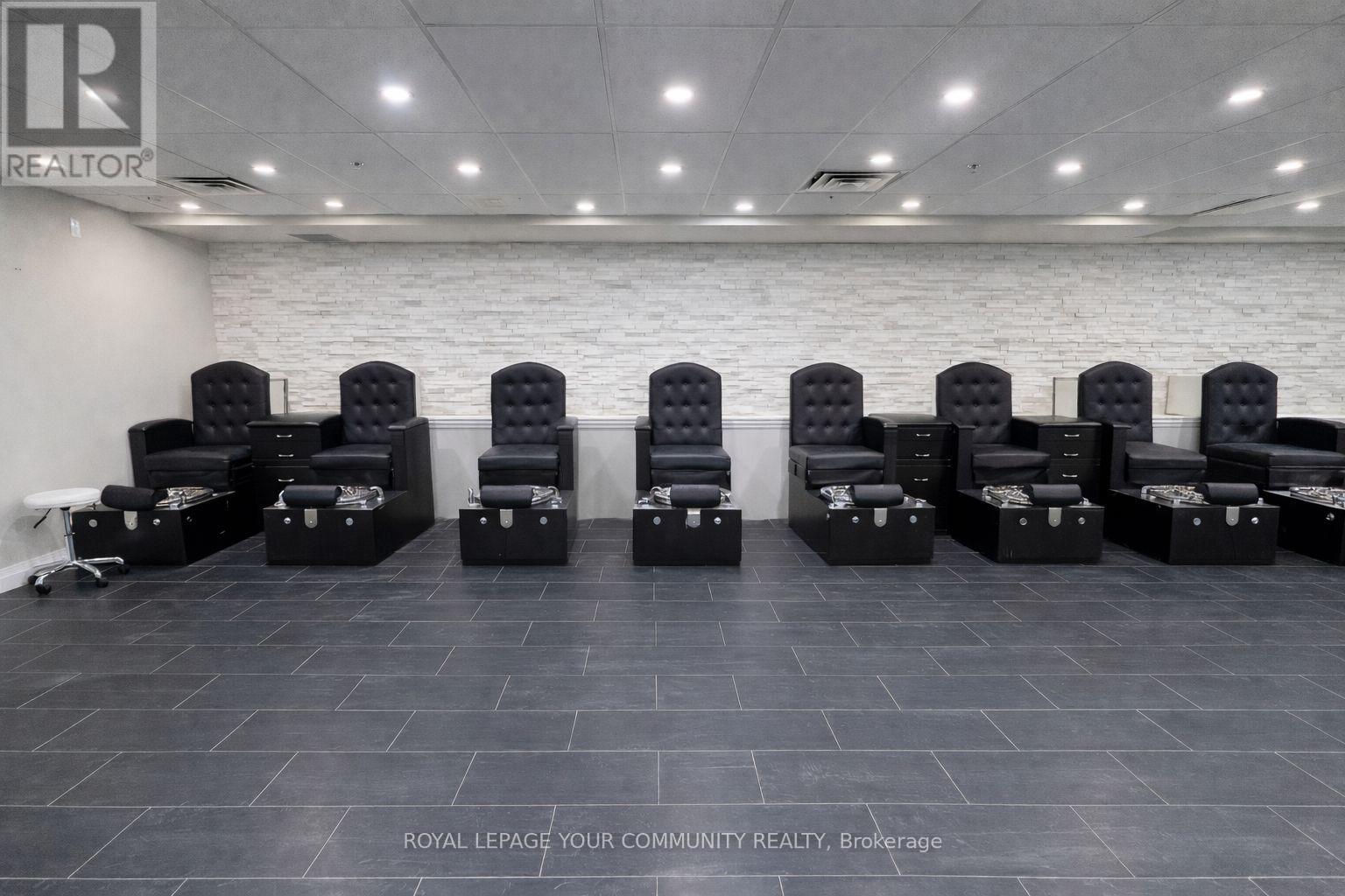 15 - 136 Winges Road N, Vaughan, Ontario  L4L 6C3 - Photo 4 - N12697716