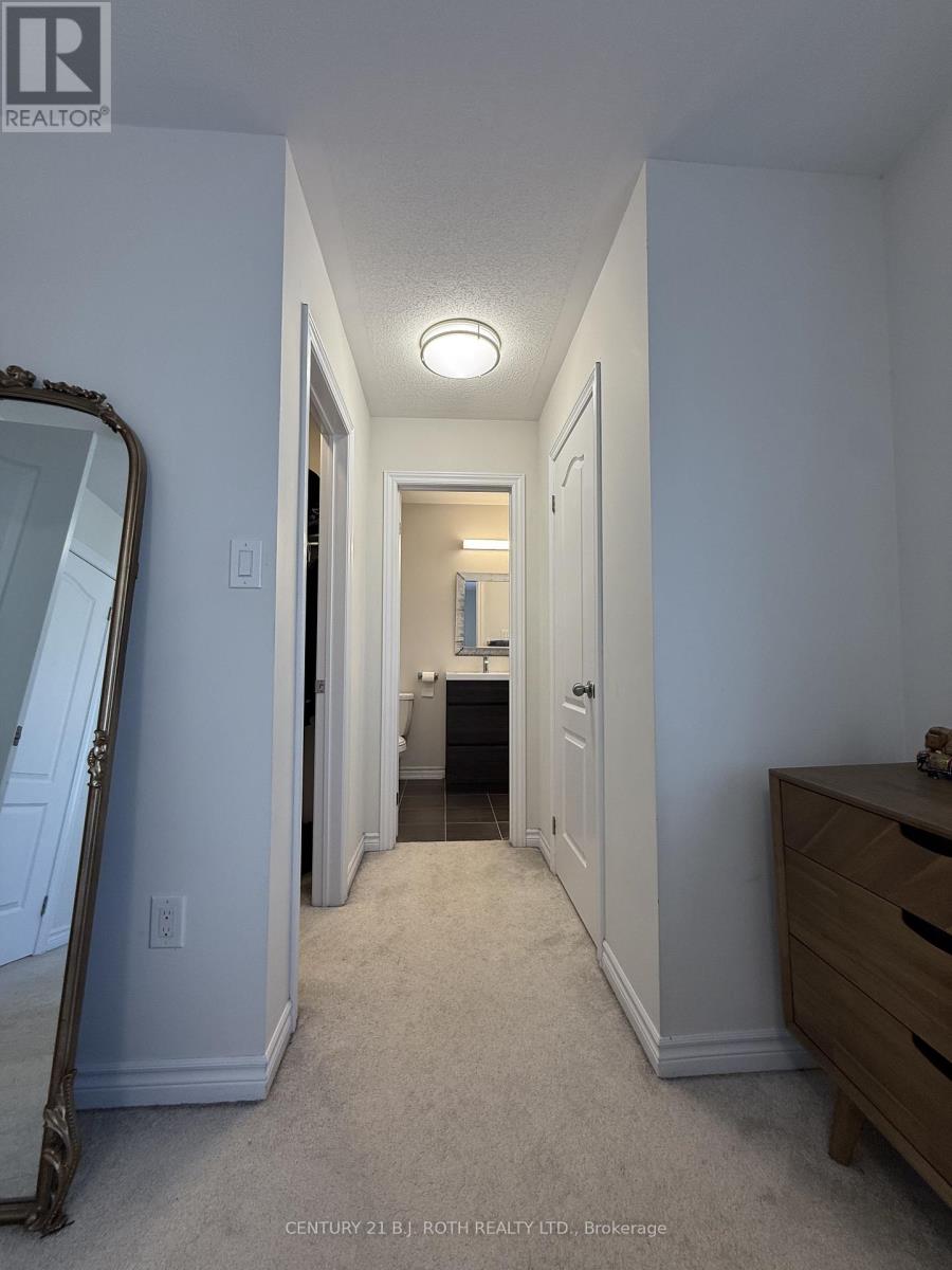 67 Megan Crescent, Barrie, Ontario  L4N 6E4 - Photo 12 - S12697736