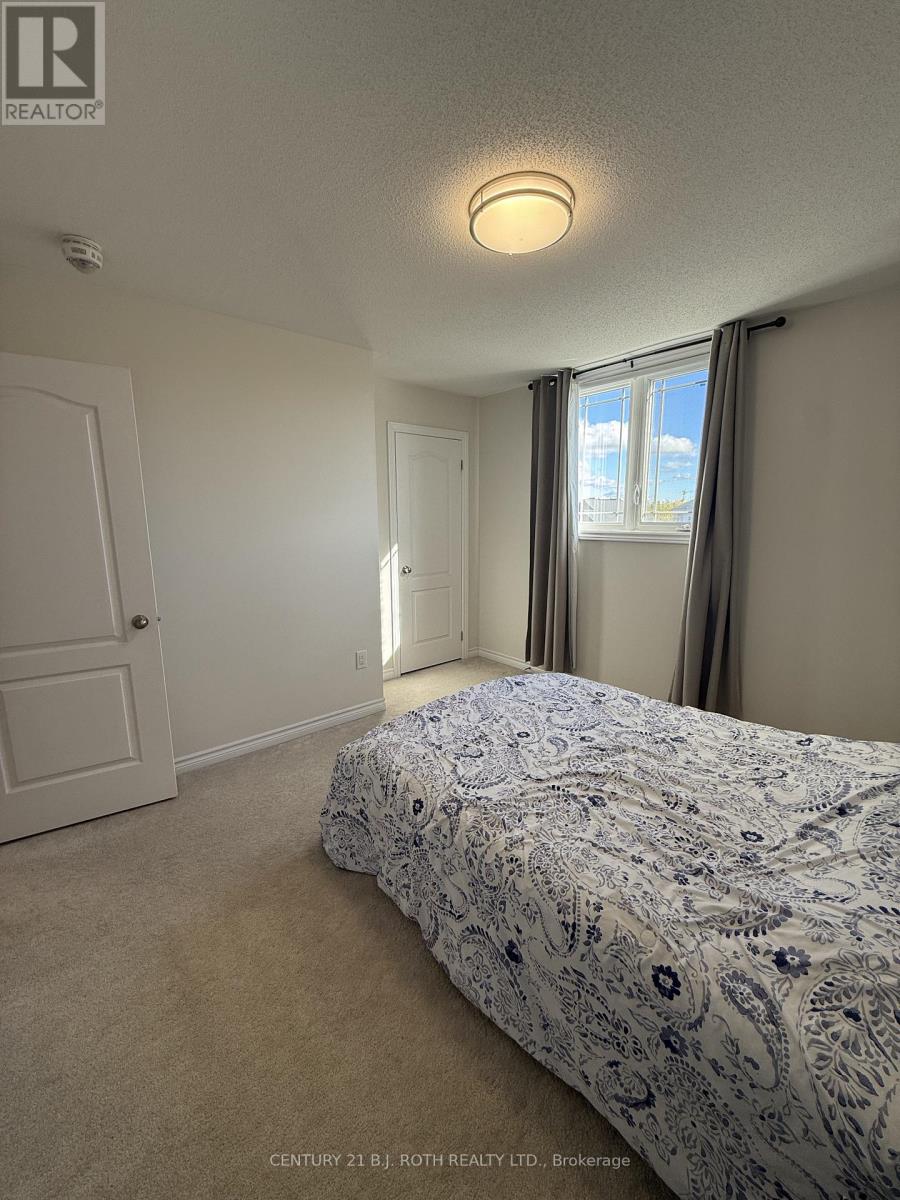 67 Megan Crescent, Barrie, Ontario  L4N 6E4 - Photo 16 - S12697736