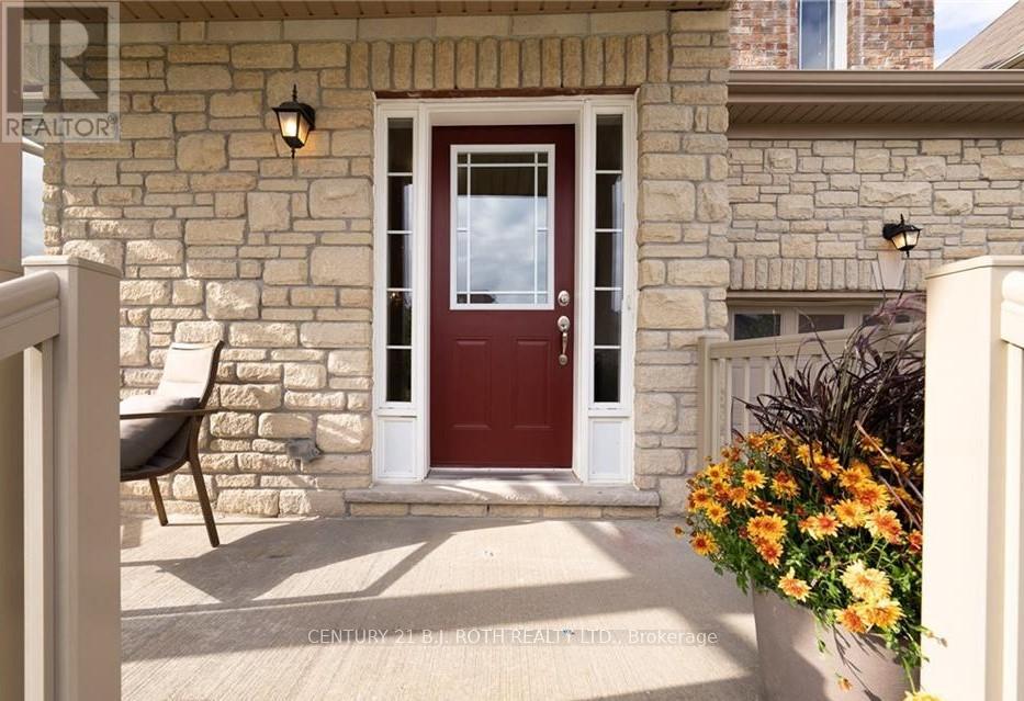 67 Megan Crescent, Barrie, Ontario  L4N 6E4 - Photo 2 - S12697736