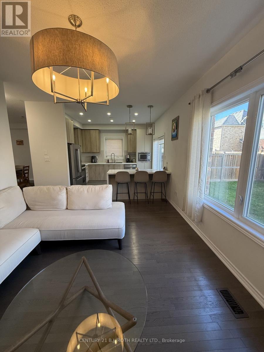 67 Megan Crescent, Barrie, Ontario  L4N 6E4 - Photo 6 - S12697736