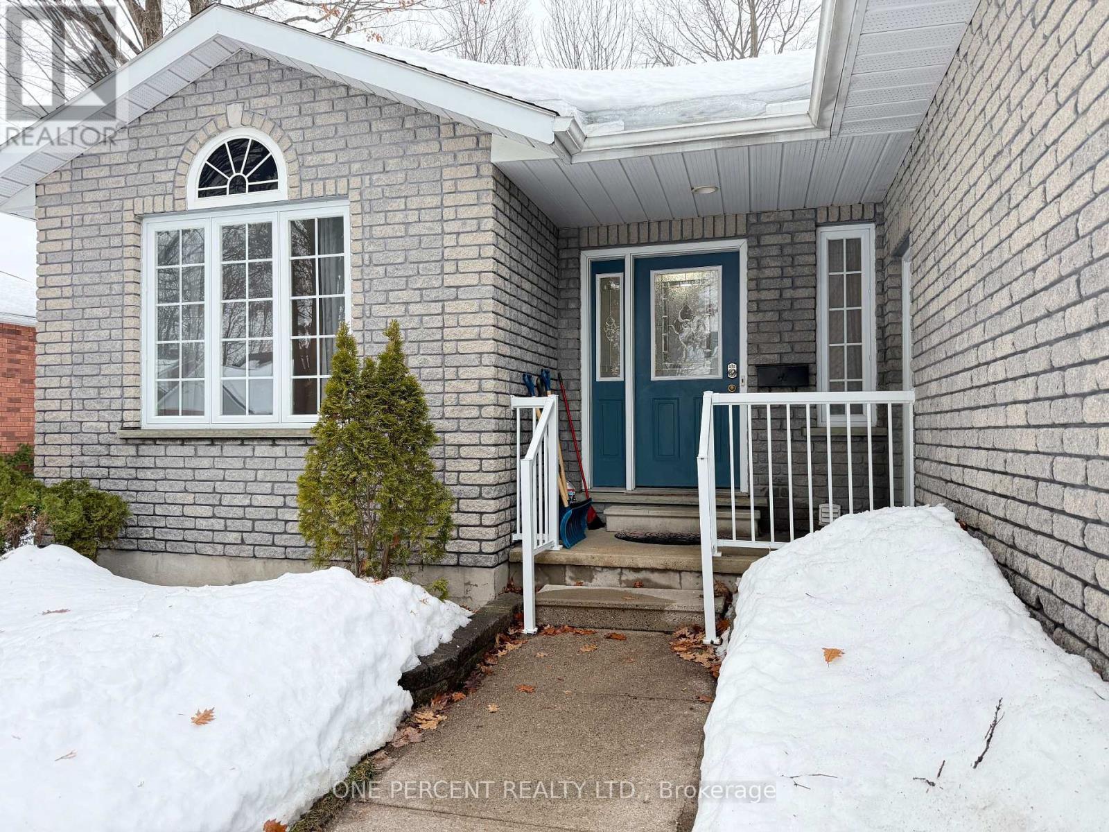 872 Dominion Avenue, Midland, Ontario  L4R 5K8 - Photo 3 - S12694526