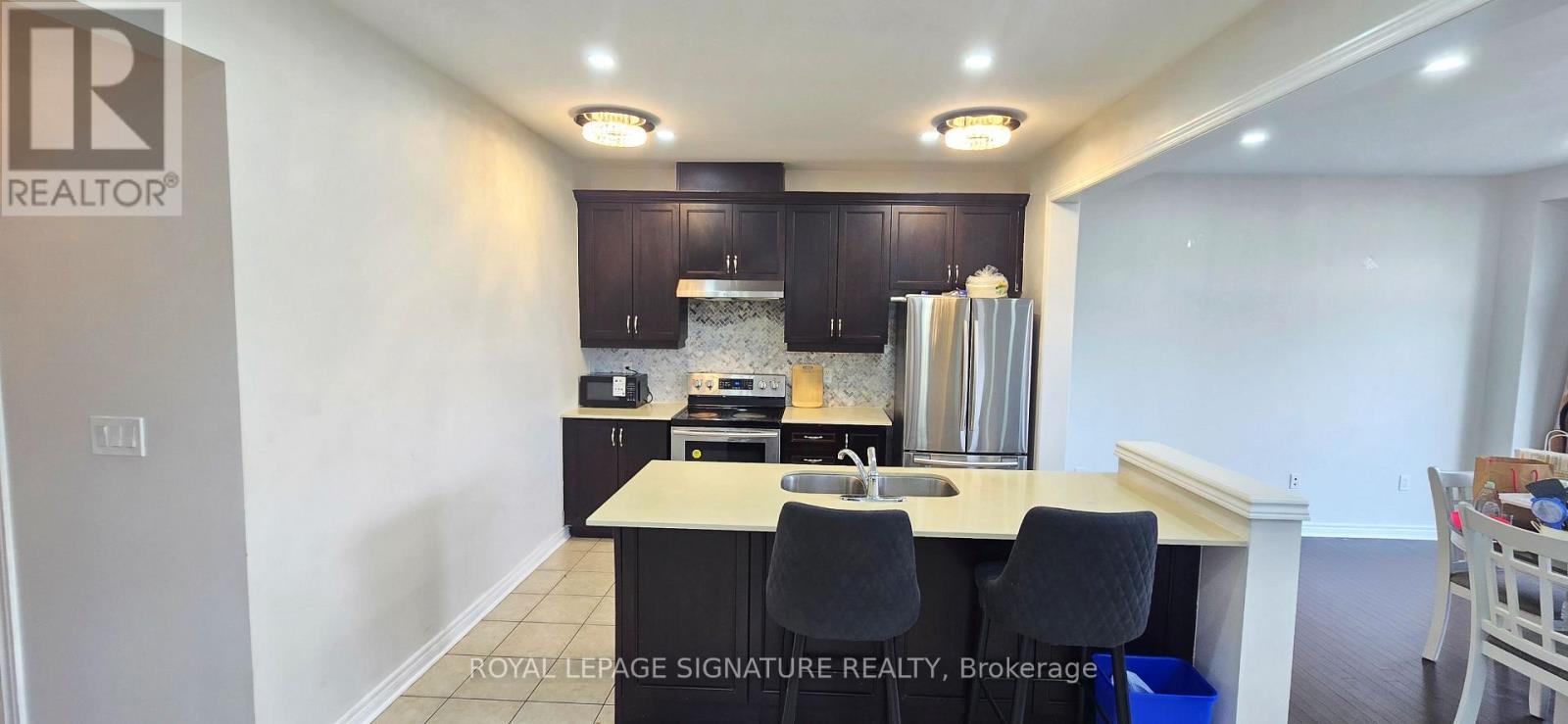 86 Bernadino Street, Brampton, Ontario  L6P 4G1 - Photo 9 - W12697636