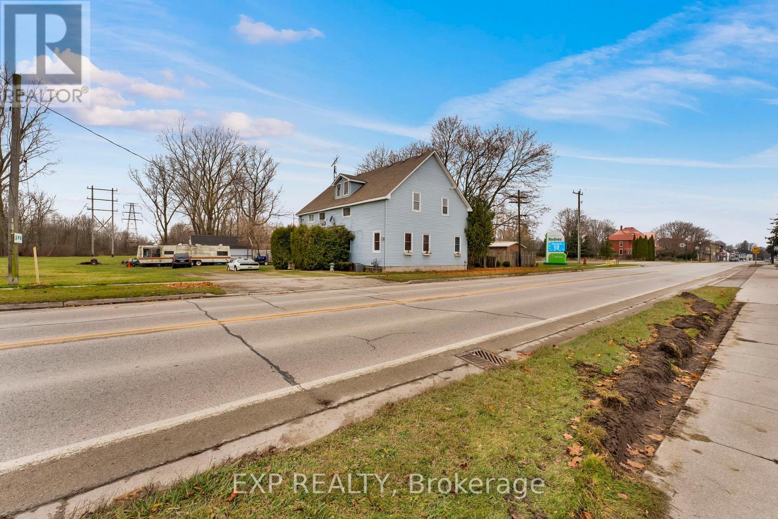 194 Furnival Road, West Elgin, Ontario  N0L 2C0 - Photo 4 - X12664774