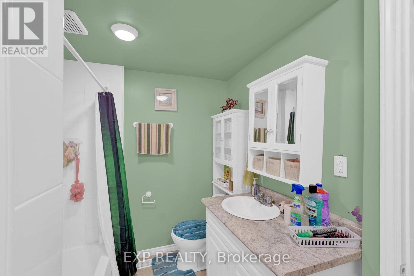 Photo 14 of 33 for 194 Furnival Road