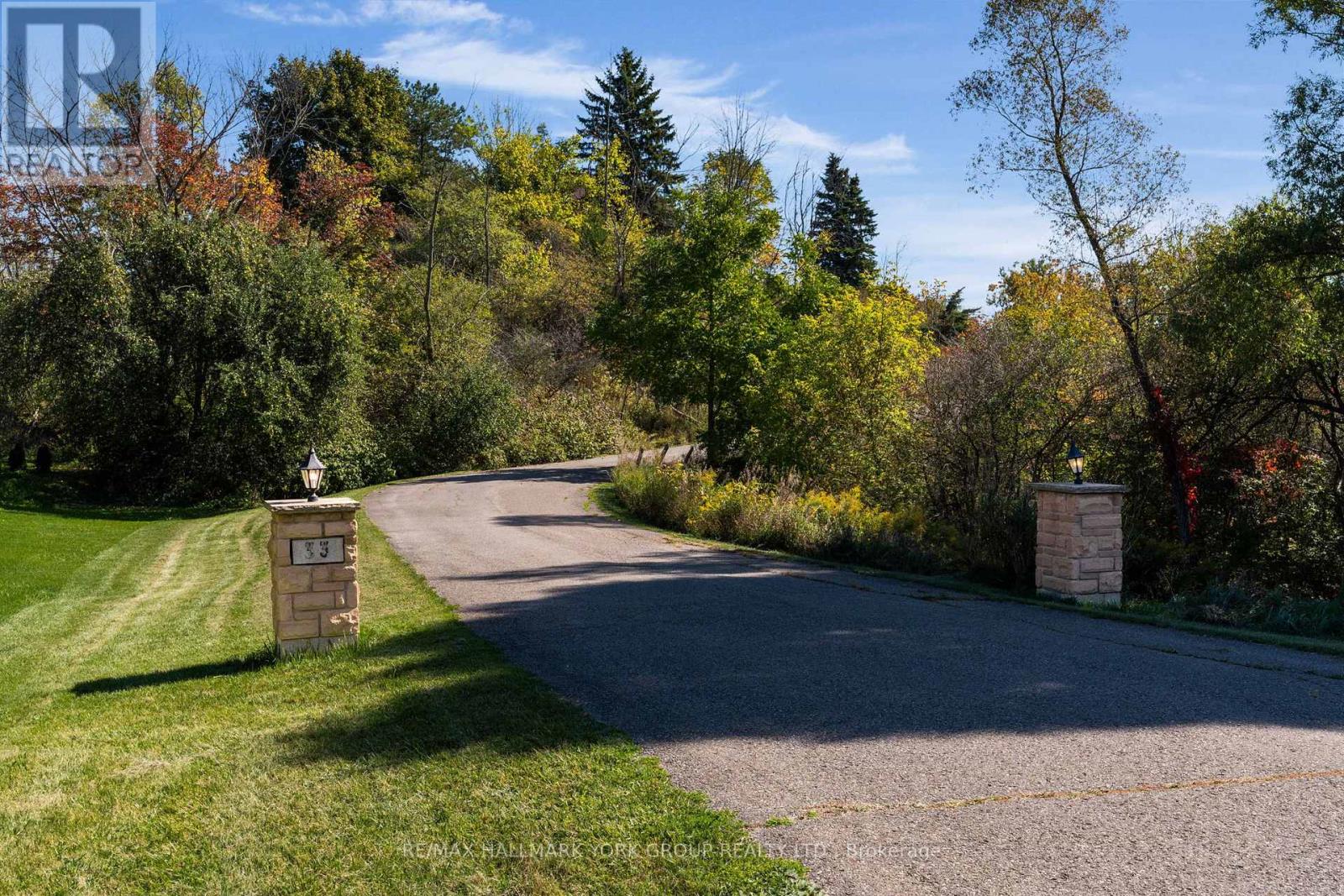 33 Matson Drive, Caledon, Ontario  L7E 0A9 - Photo 3 - W12697704