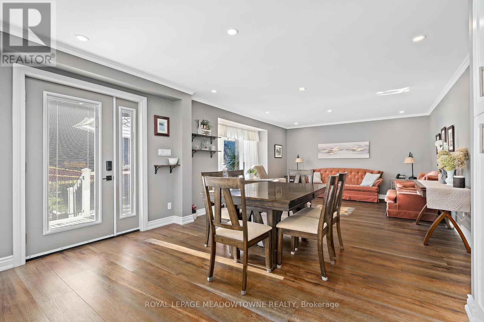 7 Temple Road, Halton Hills, Ontario  L7G 3J6 - Photo 5 - W12697714