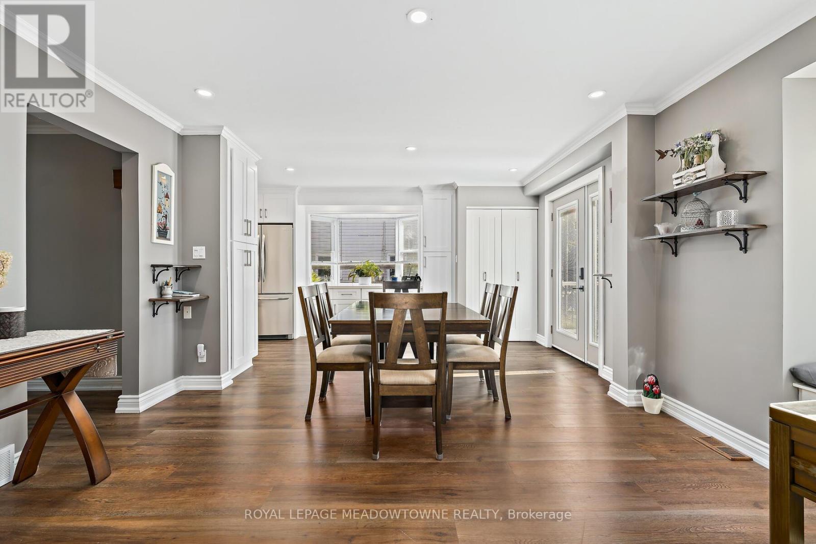 7 Temple Road, Halton Hills, Ontario  L7G 3J6 - Photo 6 - W12697714