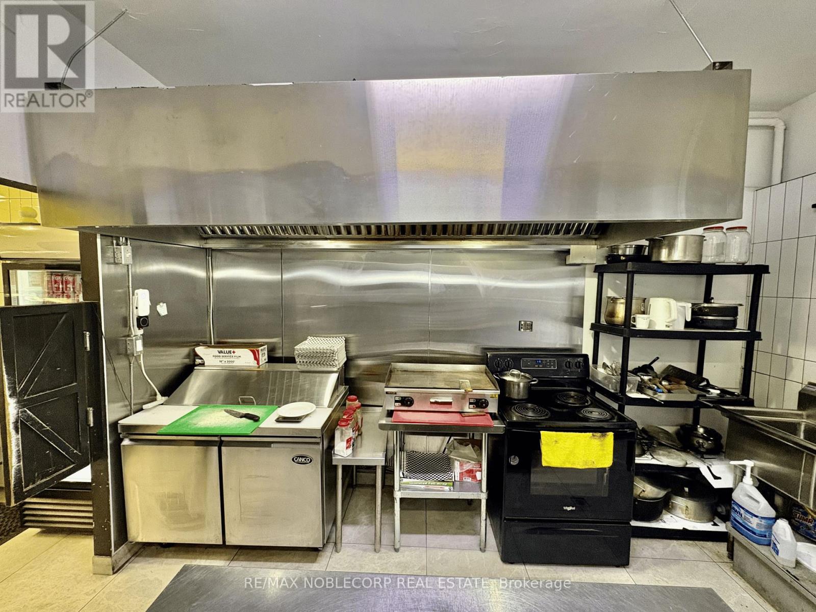 954 Wilson Avenue, Toronto, Ontario  M3K 1E7 - Photo 14 - W12697722