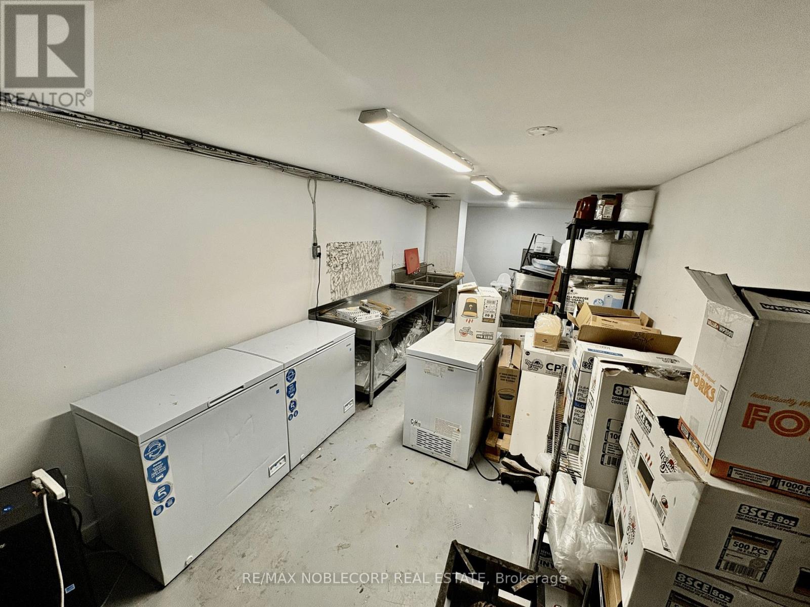 954 Wilson Avenue, Toronto, Ontario  M3K 1E7 - Photo 19 - W12697722