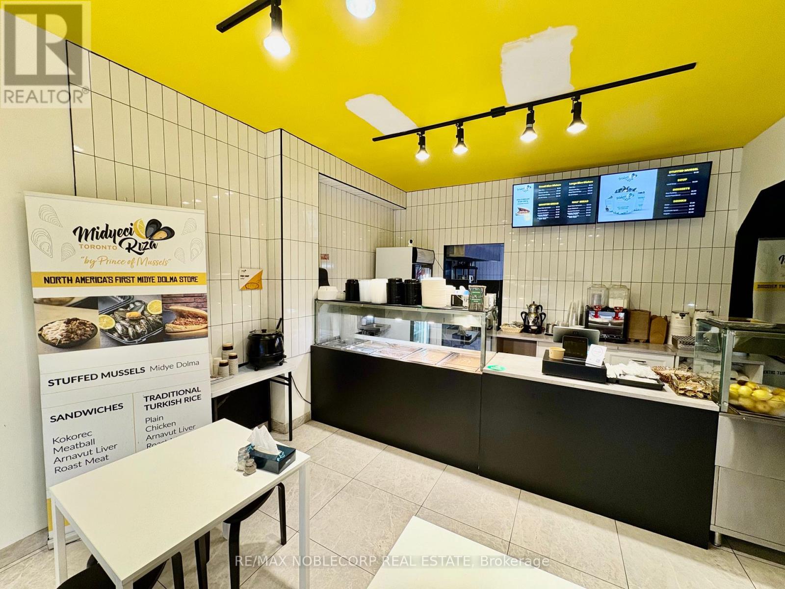 954 Wilson Avenue, Toronto, Ontario  M3K 1E7 - Photo 5 - W12697722