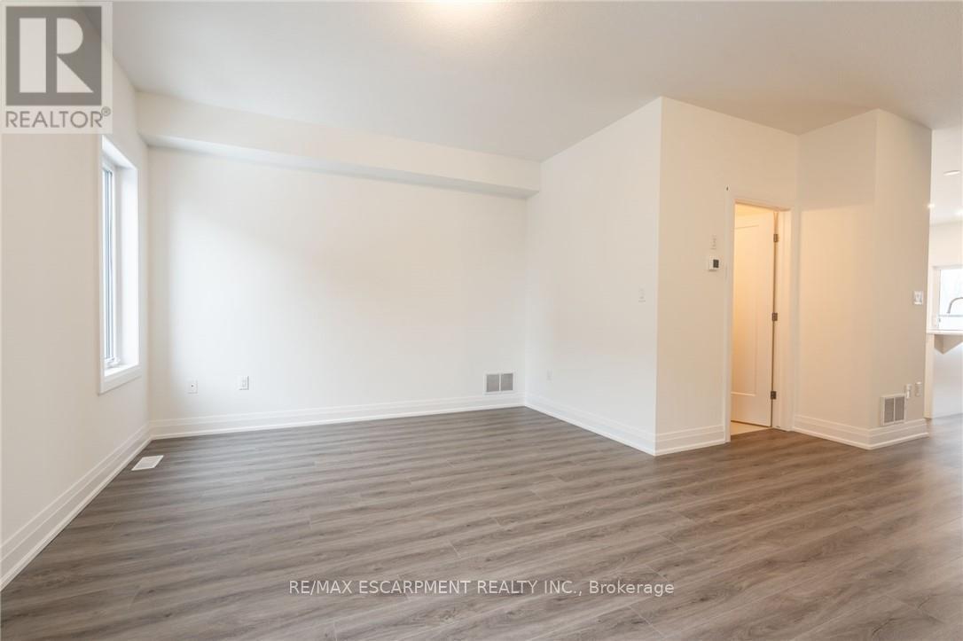 16 Clear Valley Lane, Hamilton, Ontario  L0R 1W0 - Photo 16 - X12697696