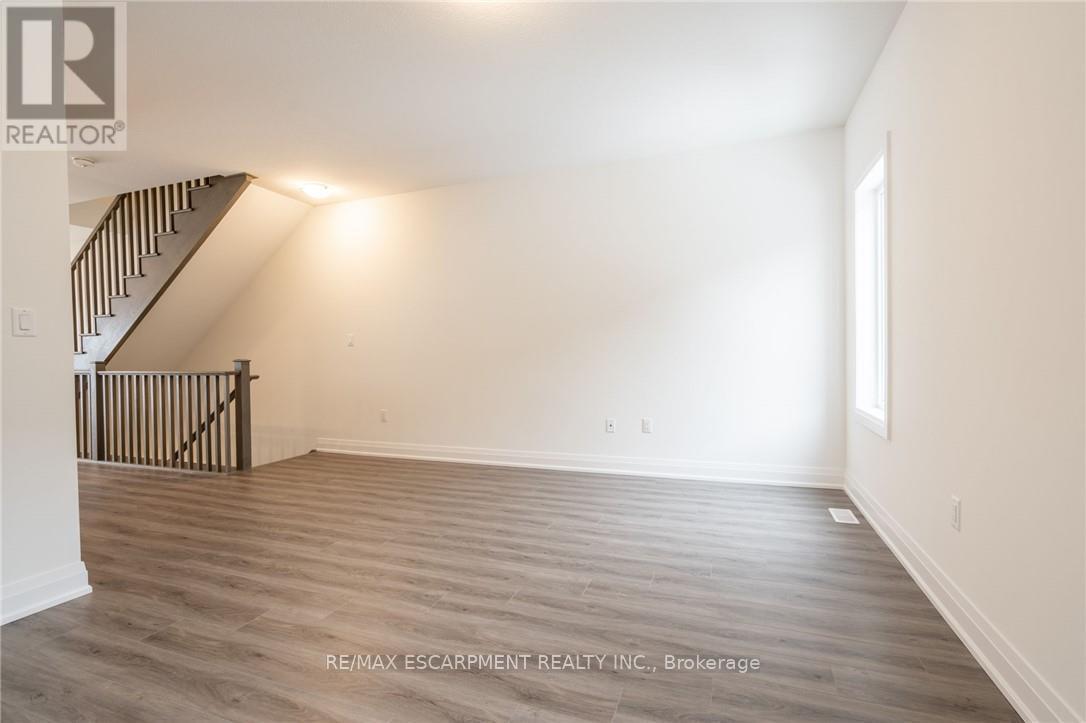 16 Clear Valley Lane, Hamilton, Ontario  L0R 1W0 - Photo 17 - X12697696