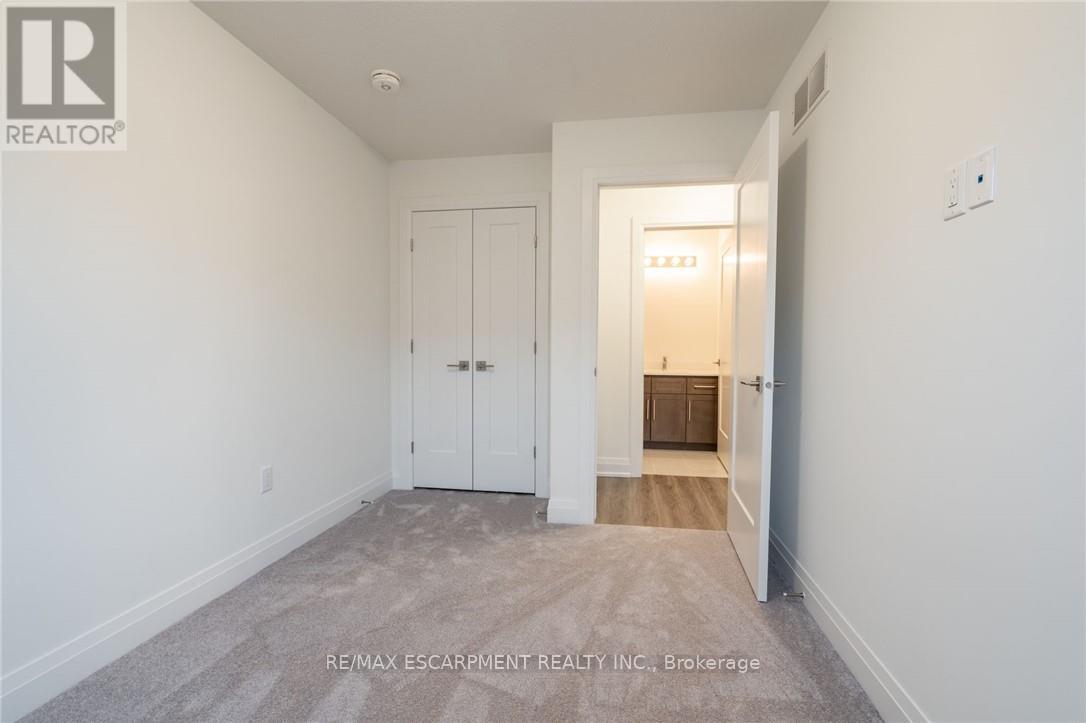 16 Clear Valley Lane, Hamilton, Ontario  L0R 1W0 - Photo 31 - X12697696