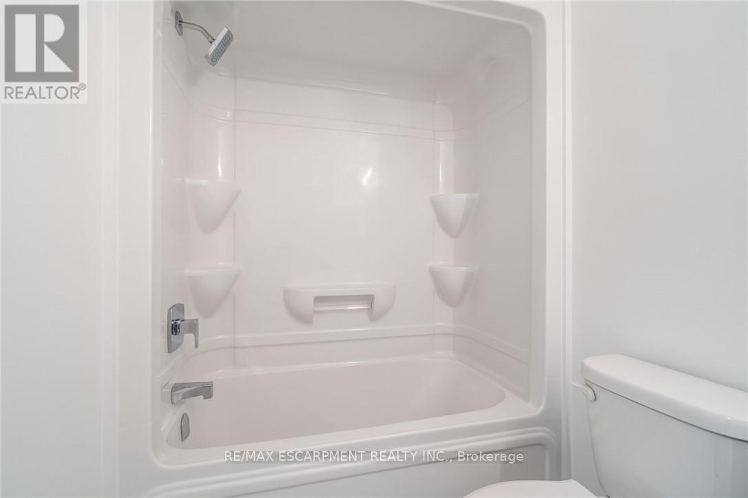 16 Clear Valley Lane, Hamilton, Ontario  L0R 1W0 - Photo 33 - X12697696