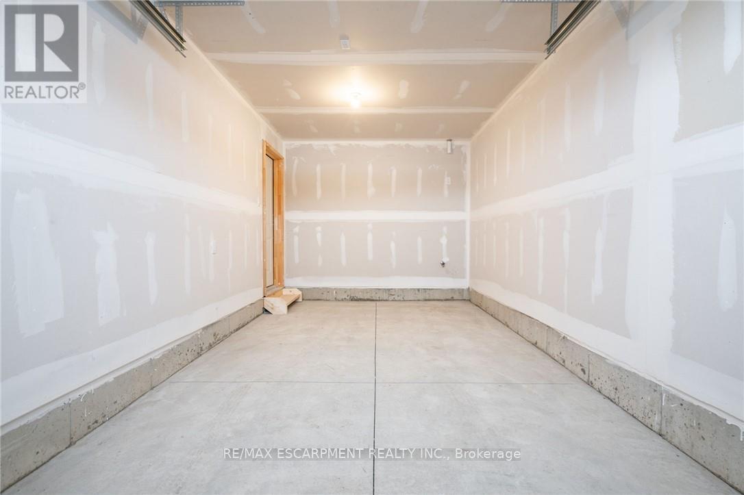 16 Clear Valley Lane, Hamilton, Ontario  L0R 1W0 - Photo 43 - X12697696