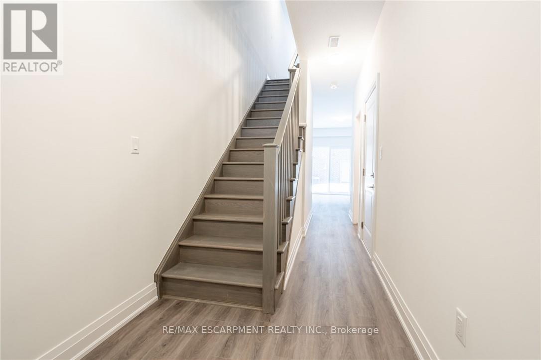 16 Clear Valley Lane, Hamilton, Ontario  L0R 1W0 - Photo 7 - X12697696