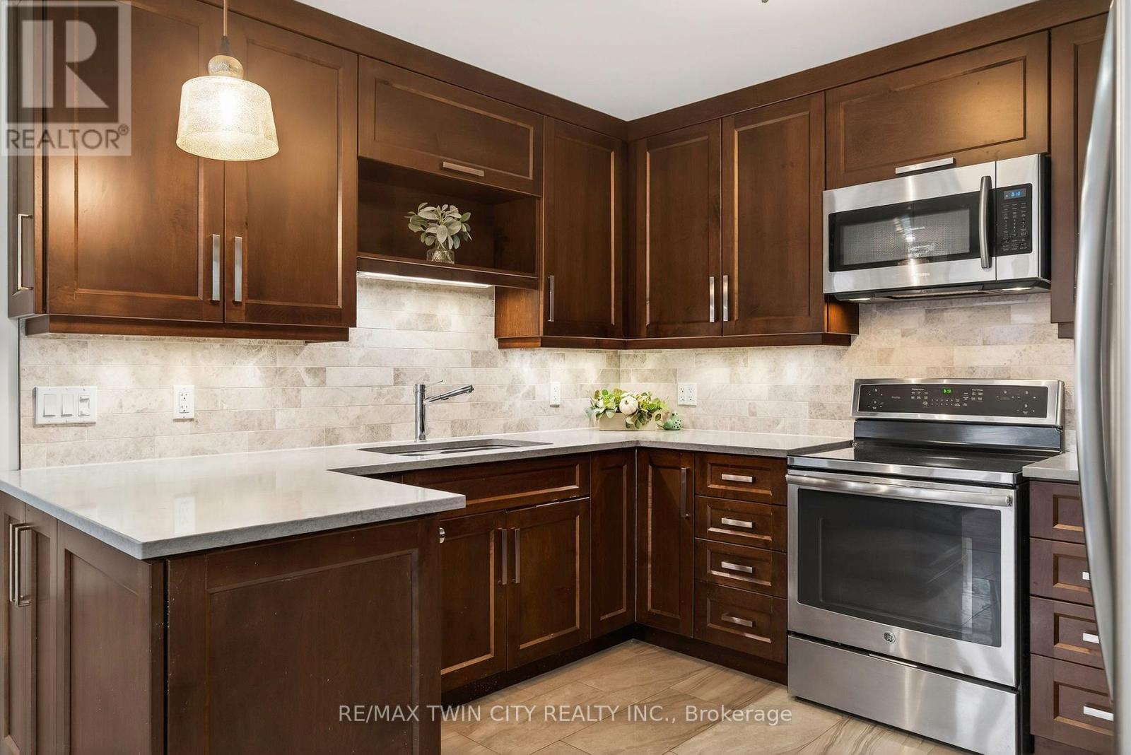 43 Blueridge Crescent, Brantford, Ontario  N3R 5E6 - Photo 8 - X12697756