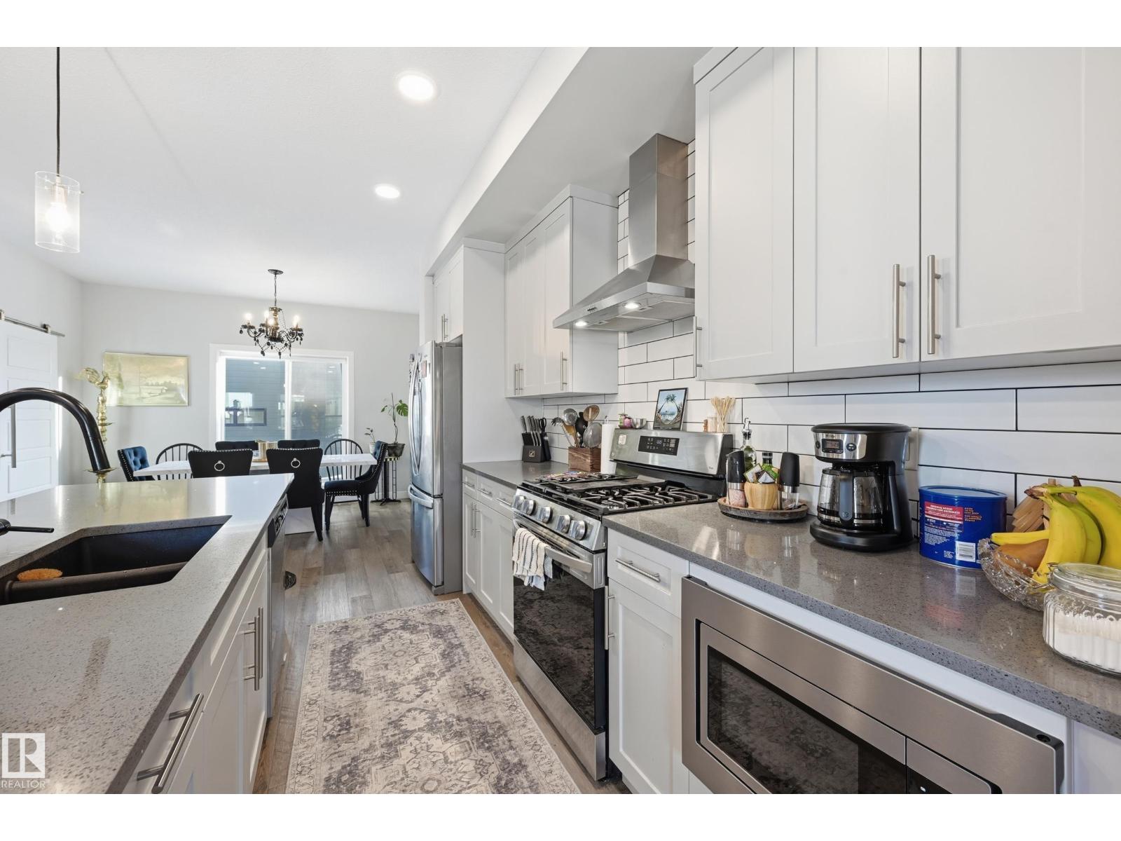 7803 Yorke Rd Nw, Edmonton, Alberta  T5G 2R6 - Photo 10 - E4470048