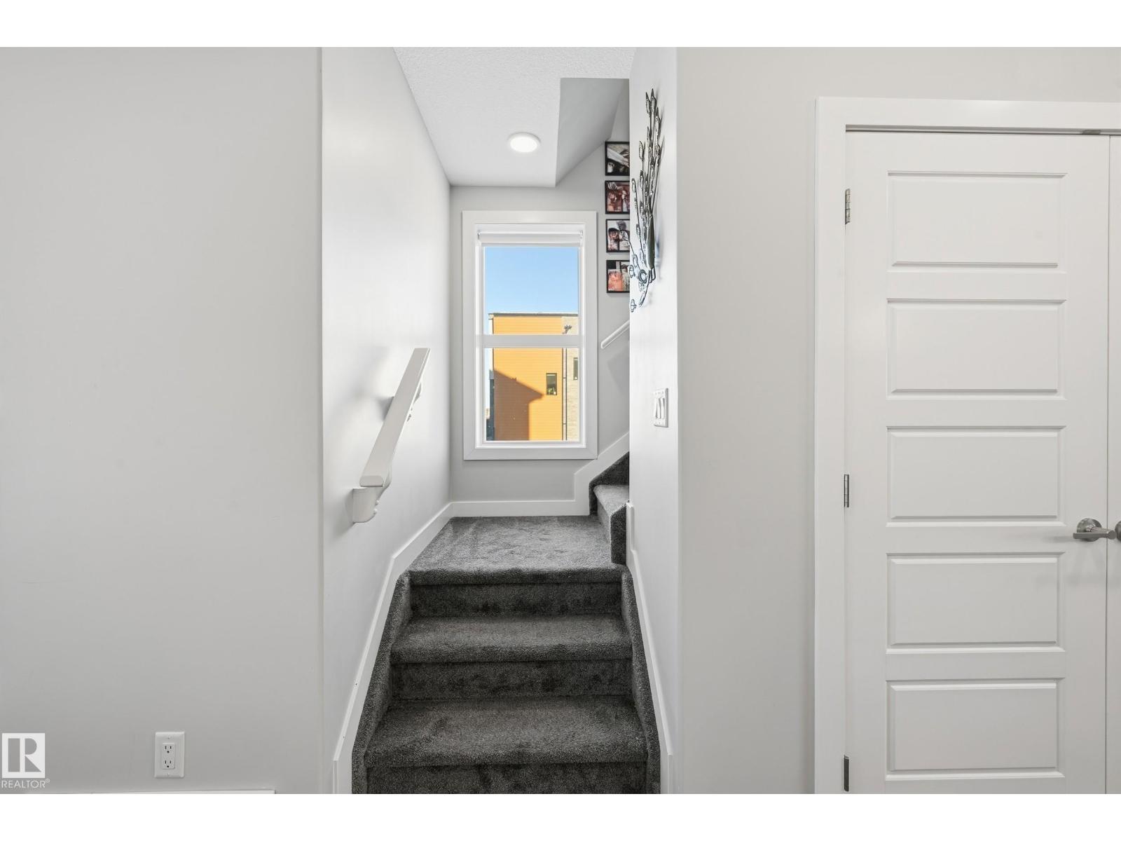 7803 Yorke Rd Nw, Edmonton, Alberta  T5G 2R6 - Photo 16 - E4470048