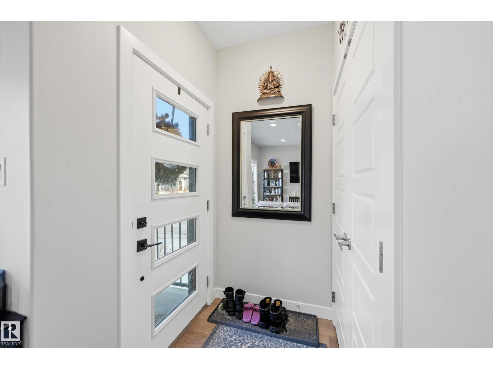 7803 Yorke Rd Nw, Edmonton, Alberta  T5G 2R6 - Photo 3 - E4470048