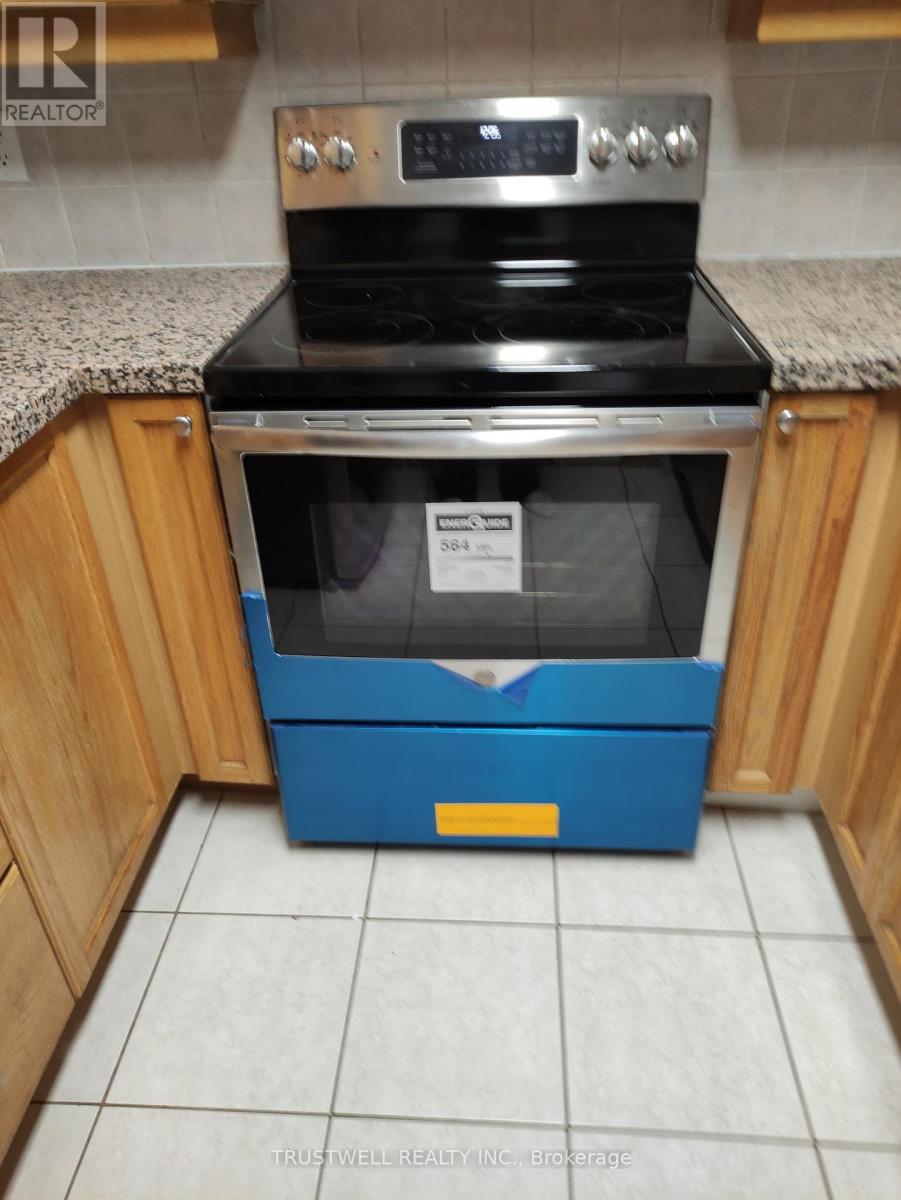 804 - 8 Mckee Avenue, Toronto, Ontario  M2N 7E5 - Photo 8 - C12683184